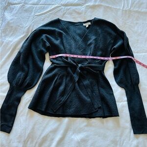 Treasure & Bond Dark Gray V-Neck Tie-Waist Sweater